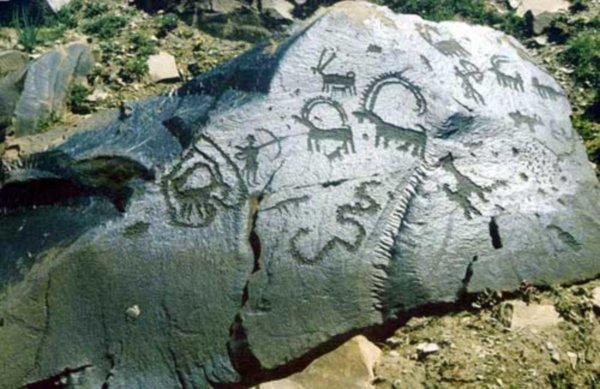 Саймалы-Таш (в переводе с кыргызского - рисованный камень)